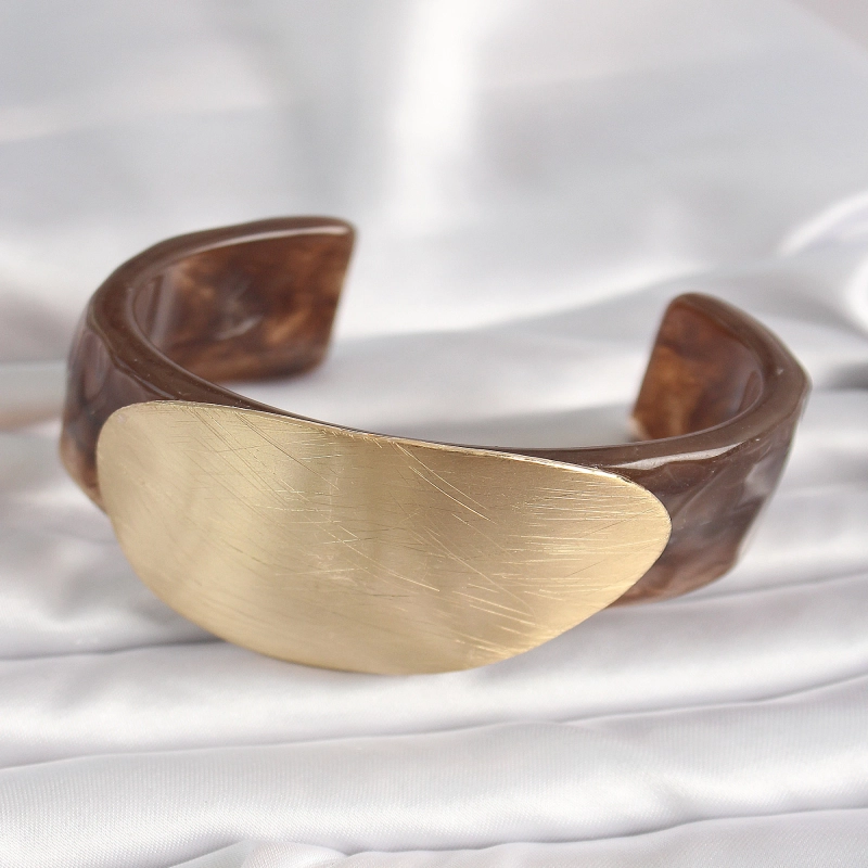 Kahverengi Mermer Desen Akrilik Plastik Gold Daire Plaka Model Vintage Kadın Bilezik
