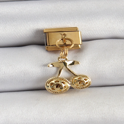 316L Çelik Sallantılı Zirkon Taşlı Fiyonk Model Gold Renk Nomination C316L Çelik Sallantılı Kiraz Model Gold R