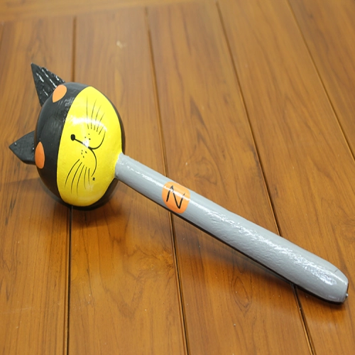 Ahşap Kedili Batman Marakas Tekli