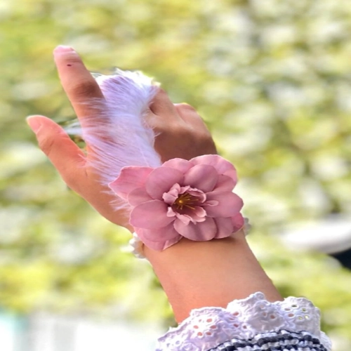 Bride to be Nedime Gelin Bilekliği Tüy ve İnci Boncuk Detaylı Pembe Renkli Bekarlığa Veda Partisi Bilekliği 10