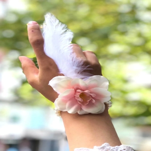 Bride to be Nedime Gelin Bilekliği Tüy ve İnci Boncuk Detaylı Somon Renkli Bekarlığa Veda Partisi Bilekliği 10