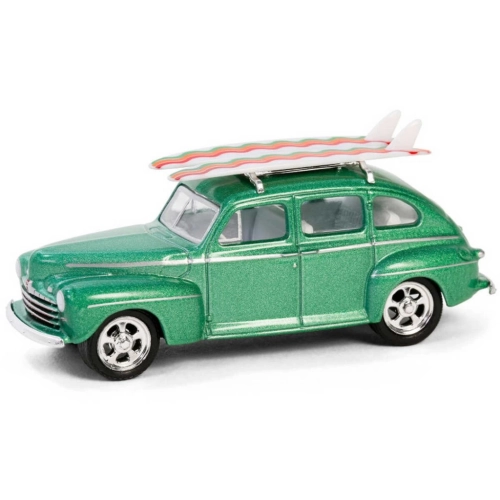 Greenlight 1/64 The Hobby Shop Series 16 - 1946 Ford Fordor Super Deluxe Green Metallic with White Interi[K