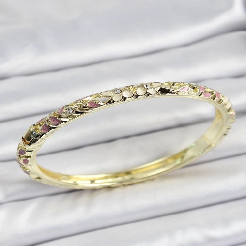 Mineli Pirinç Gold Renk Pembe Çiçek Desen Motifli Kadın Kelepçe
