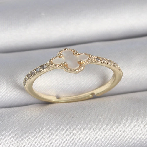Pirinç Gold Renk Zirkon Taşlı Beyaz Mineli Yonca Model Ayarlanabilir Kadın Yüzük